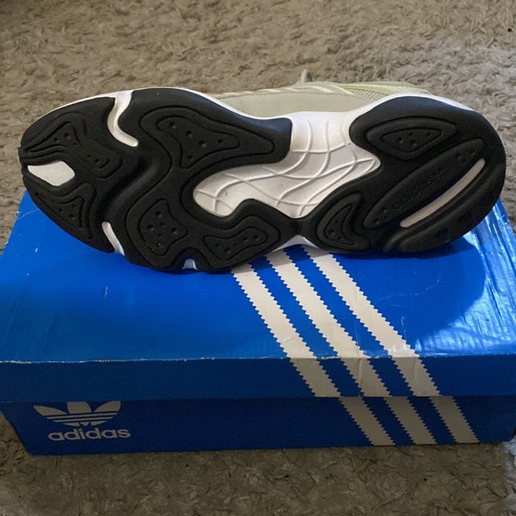 Adidas - Picture 4 of 4